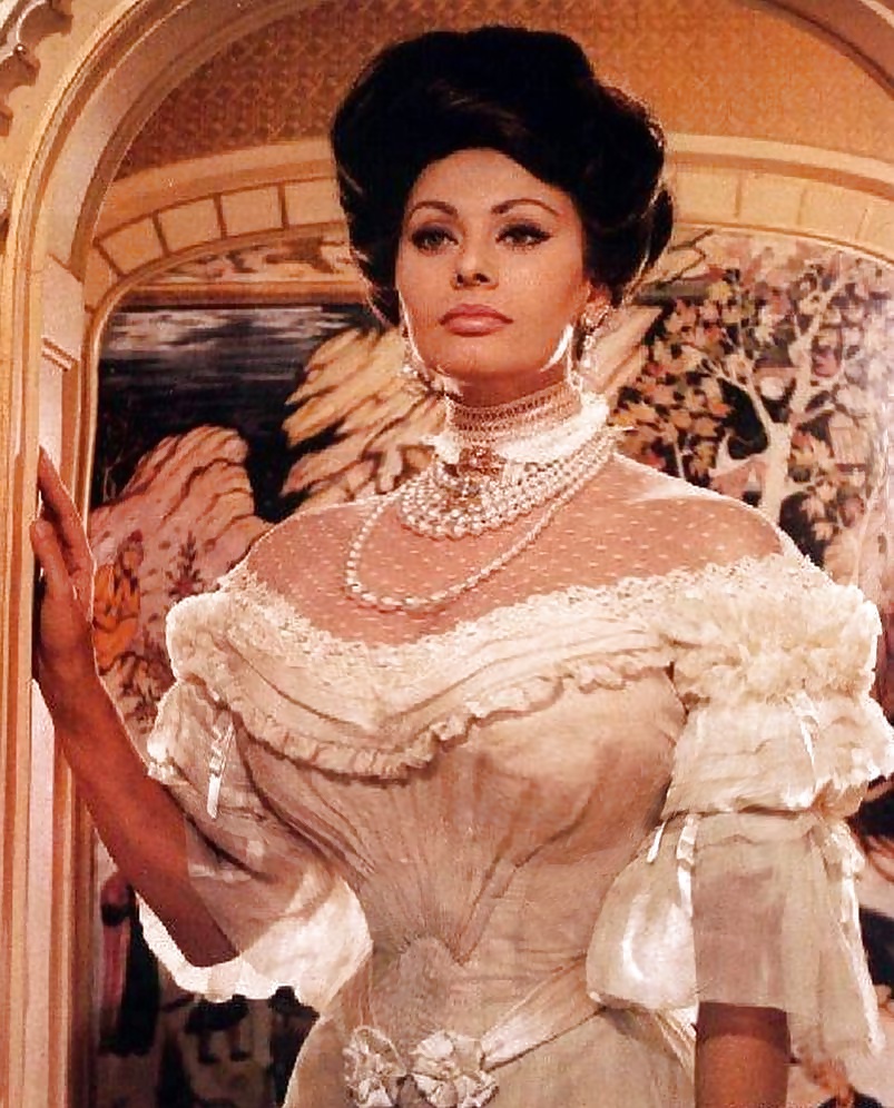 Sophia Loren #32498228