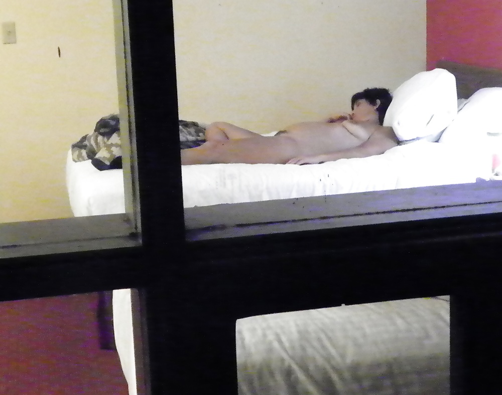 Esposa expuesta
 #32844280