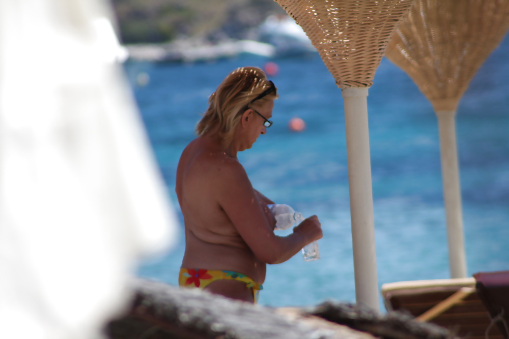 Oben-ohne-Strand In Mykonos3 #34551247