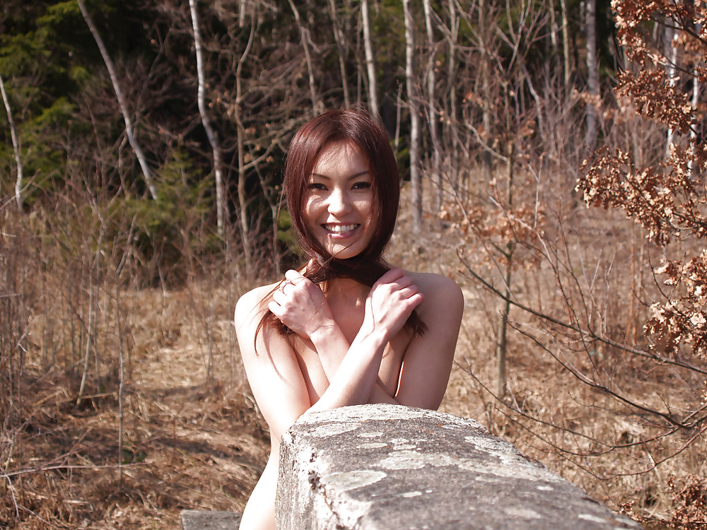 Mongolische Huhn-Frau Agy In Der Öffentlichkeit Zu Blinken #26064050