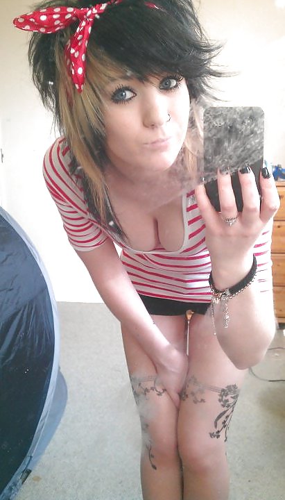 (bd) mirror mirror on the wall...
 #37653309