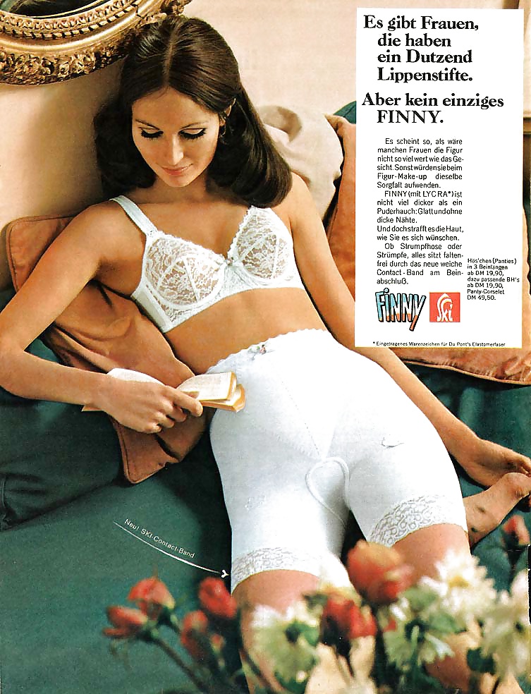 Vintage nylons, girdles & corselets #28262870