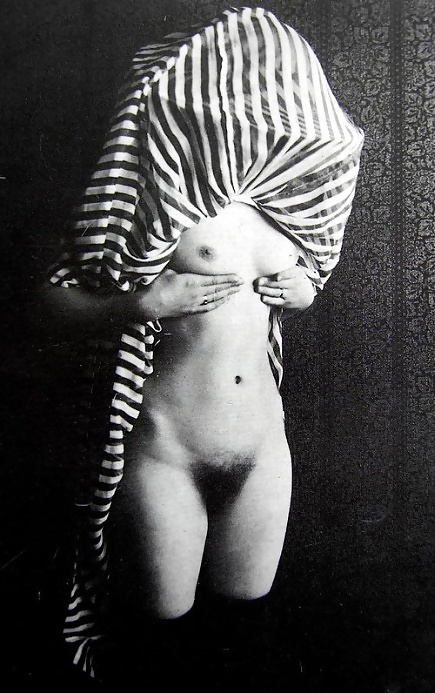 Mary Willumsen, primera fotógrafa de desnudos (1916)
 #29738498