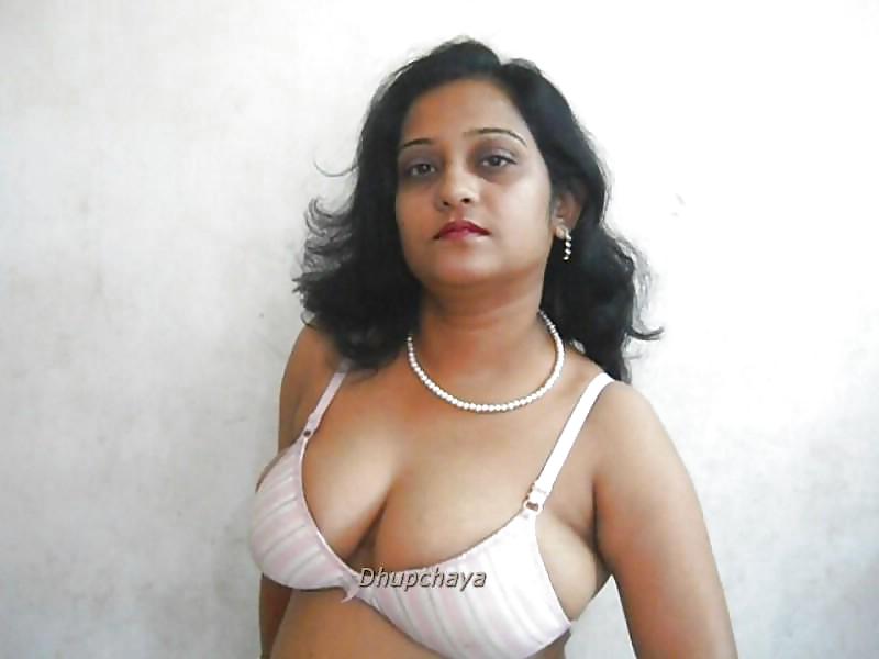 Desi Annika Aunty Nude Pictures #35686320