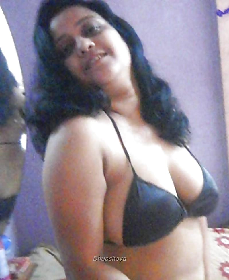 Desi Annika Aunty Nude Pictures #35686371
