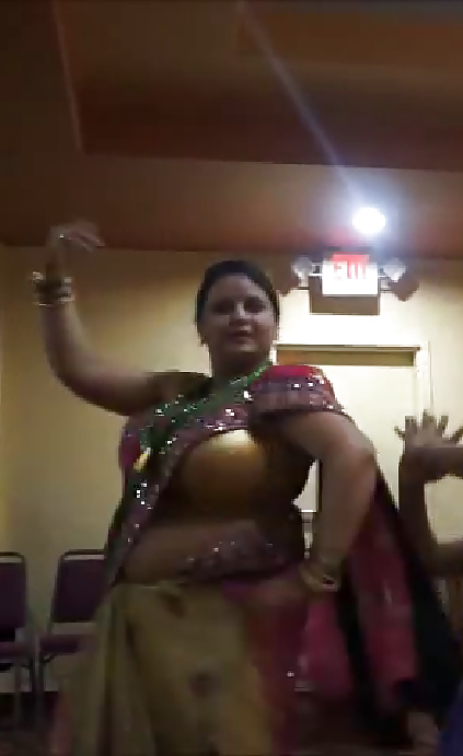 Huge boobs indian aunty, dancing in party... just 4 titfuck #30004383