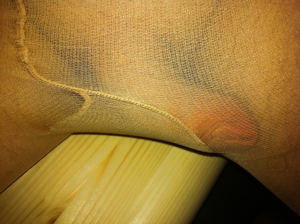 Tacchi alti e calze di nylon in sauna divertimento
 #24832606