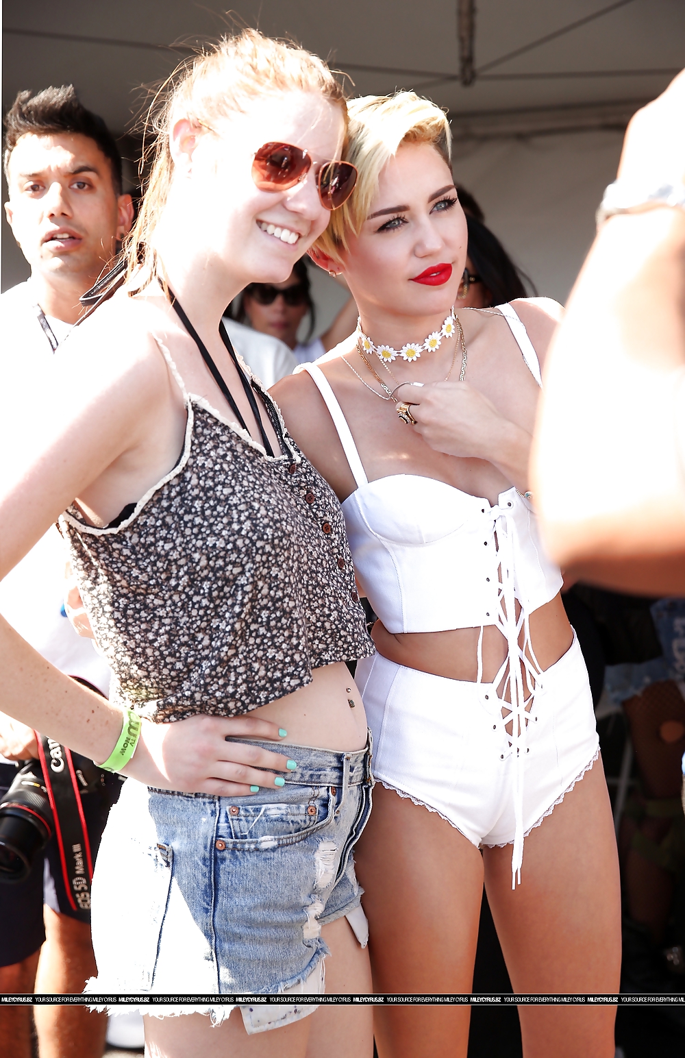 2013年9月のiheartradioでのセクシーなMiley Cyrusのパフォーマンス 
 #23902533