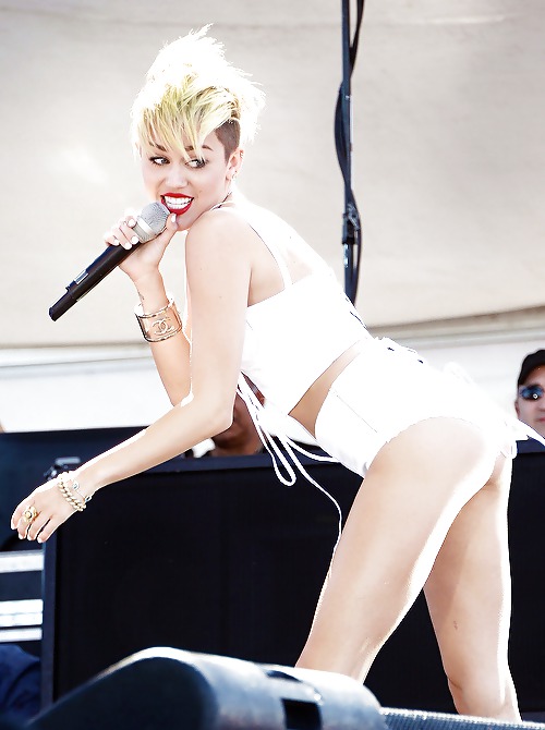 Sexy Miley Cyrus Leistung Bei Iheartradio September 2013 #23902673