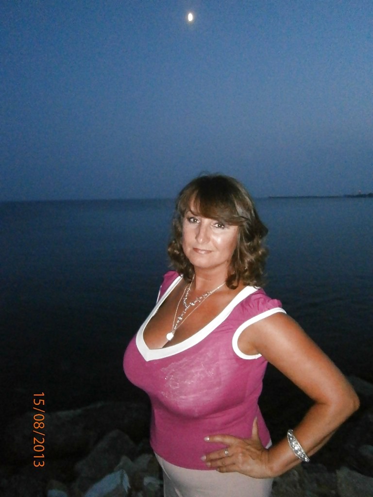 Super-duper milf! #23 (non nuda)
 #22883559