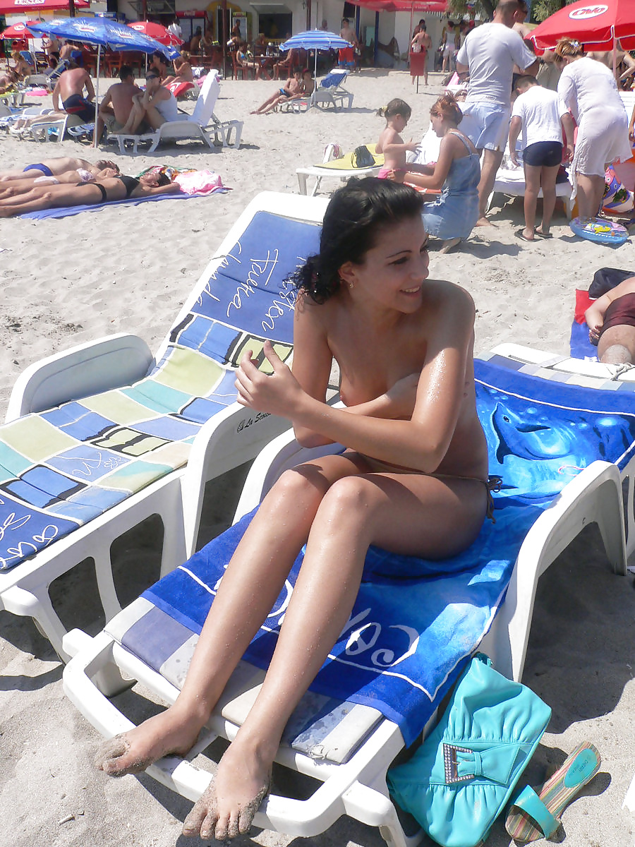 2人のロシア人美女がビーチで
 #26209014