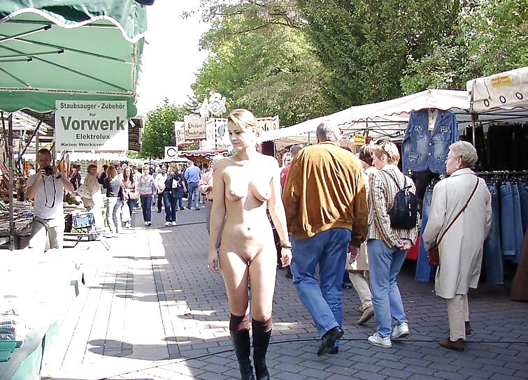 Mezcla desnuda en público
 #34979293