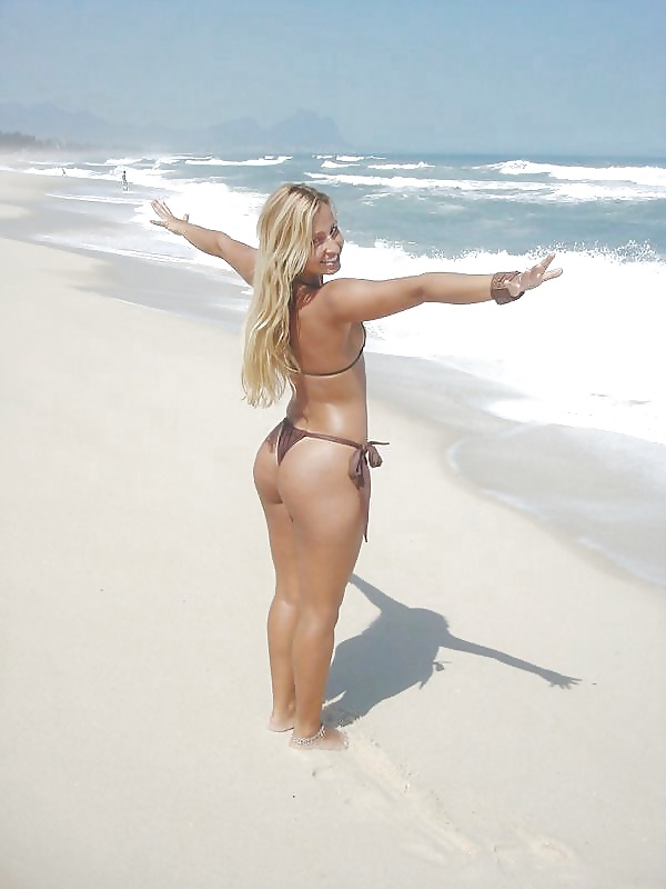 Il meglio del bikini brasiliano 2014
 #24726735