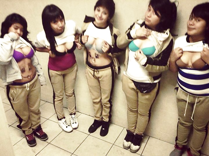 Mas chavas putas 
 #29608443