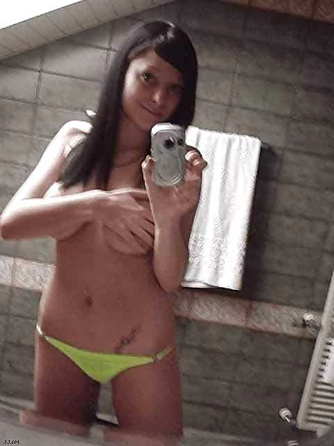 Mas chavas putas 
 #29608511