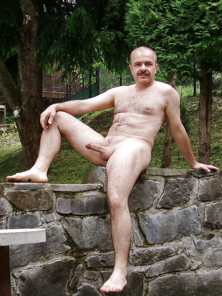 裸足の男 04
 #32747400