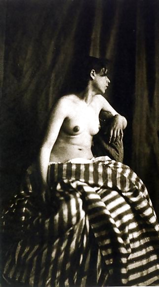 1850 Retro Erotic Photo #32516105