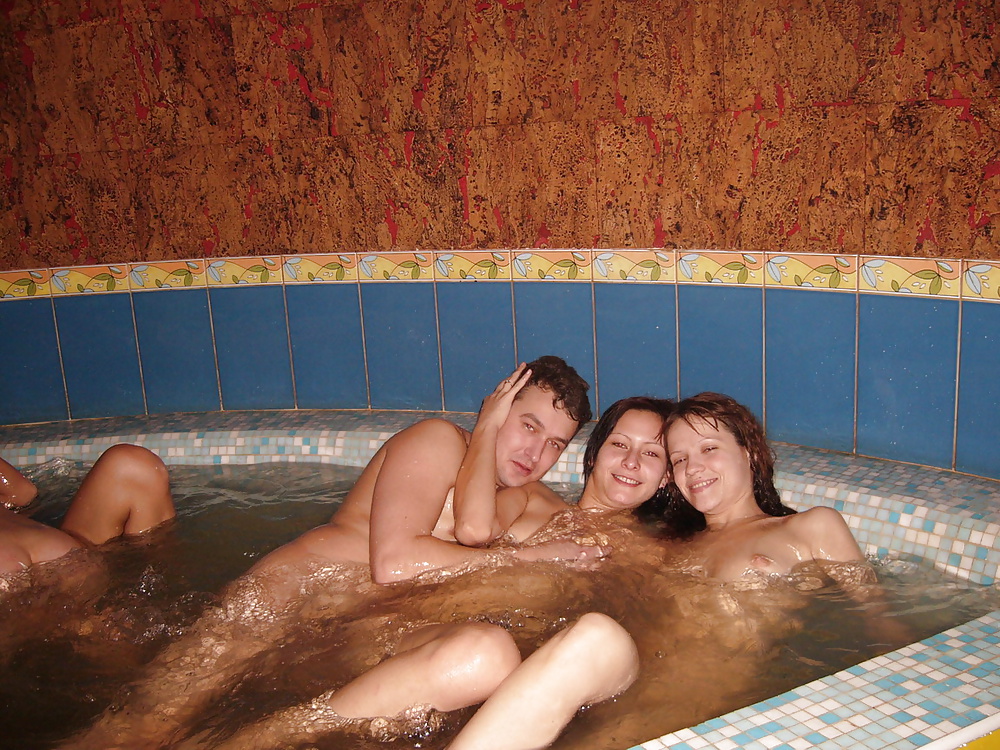 Rus Swinger Ficken Mädchen In Der Sauna #25382941