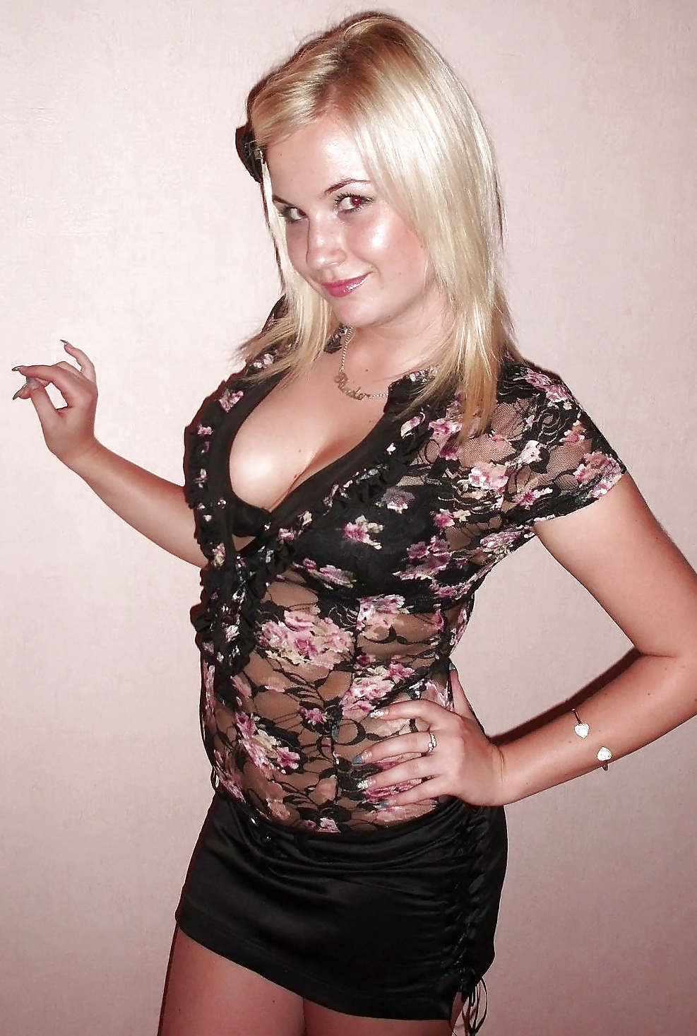 Amateur Blonde Teen Posing 2. #40061302
