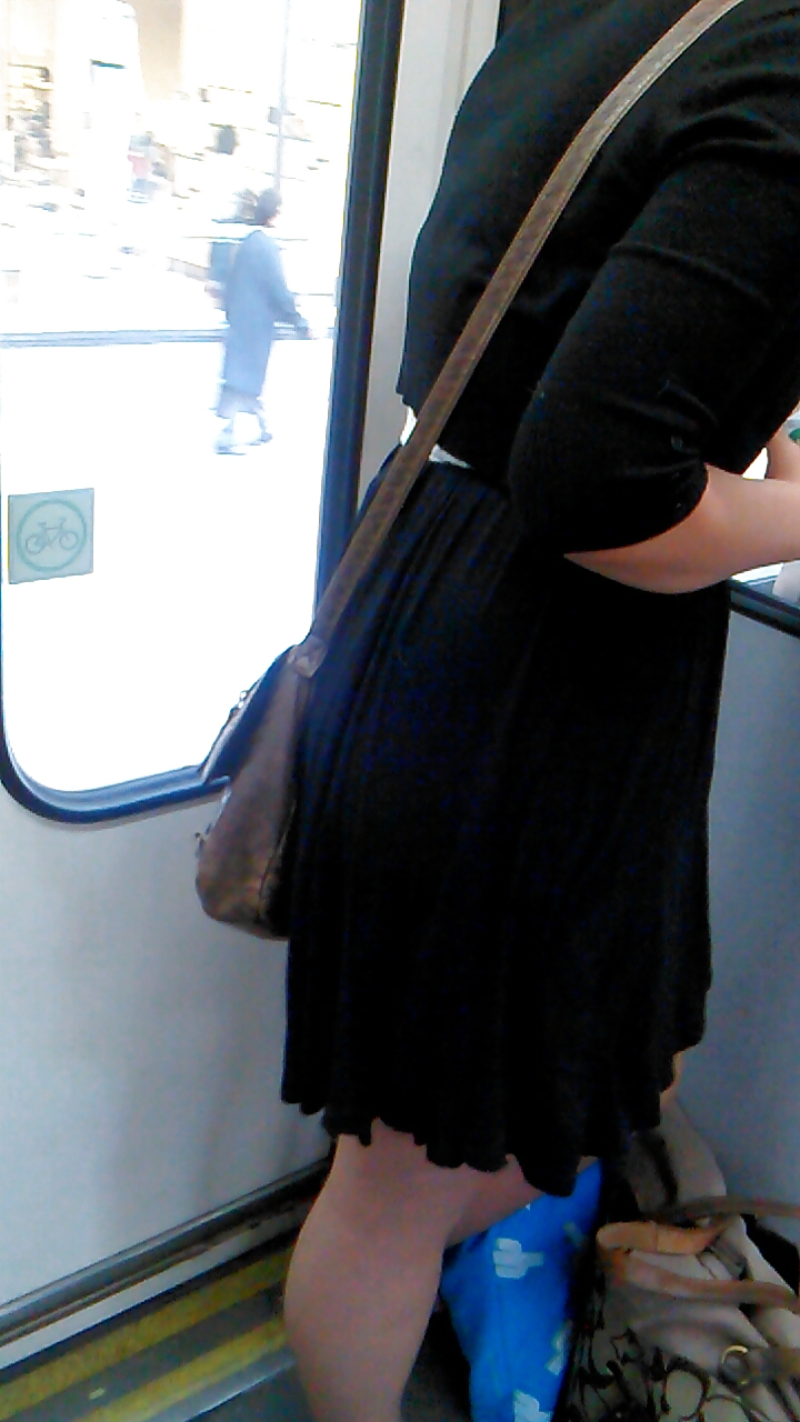 Una vez más, las damas encantadoras de transporte público.
 #37237839