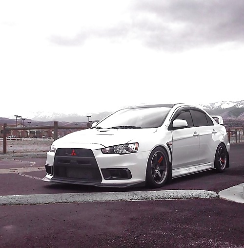 彼女たちの間に入ってきて
 #25346869