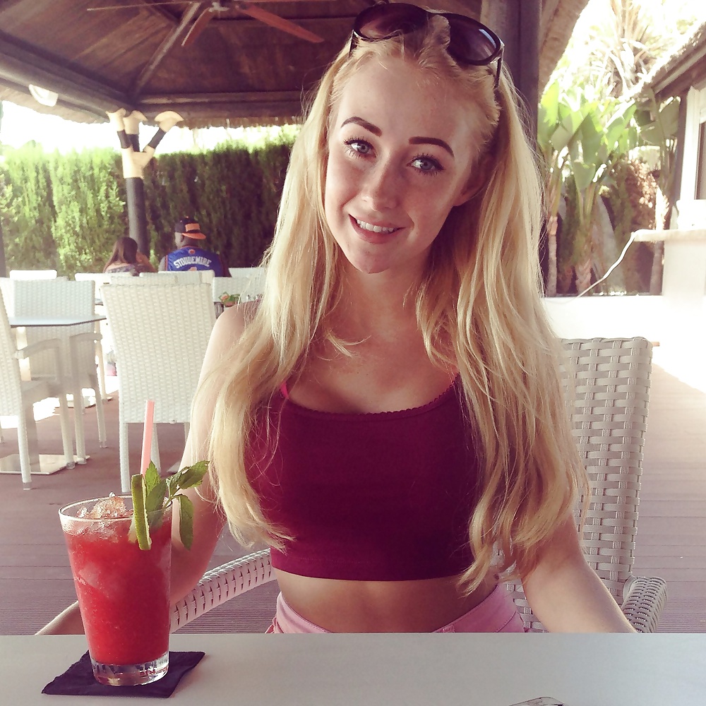 Joven de la casa de campo 
 #30829072