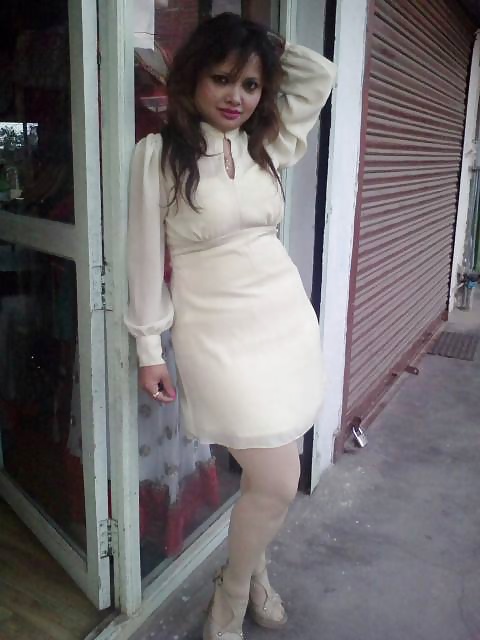 Mrs Bimala Giri ( hot nepali wife) #40922690