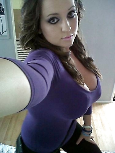 Huge Amatuer Tits in Tight Clothing #39174444