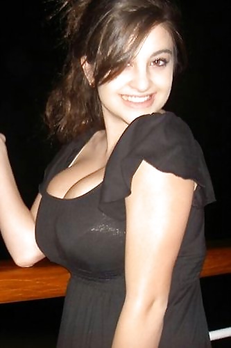 Huge Amatuer Tits in Tight Clothing #39174462