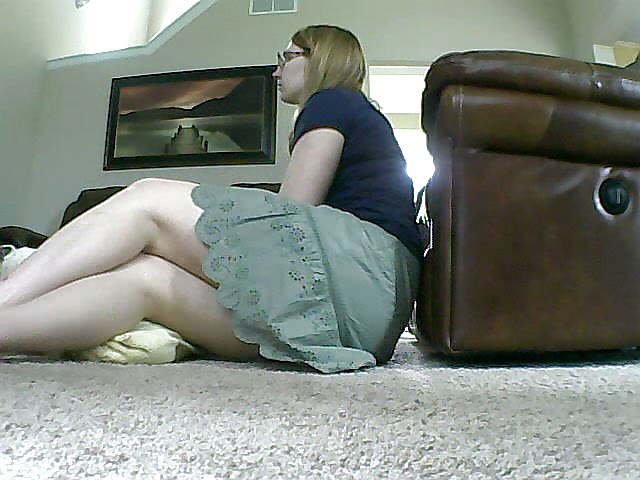 隠しカメラでアップスカートの保守的な妻
 #26497031