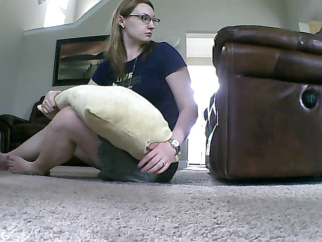 隠しカメラでアップスカートの保守的な妻
 #26497069