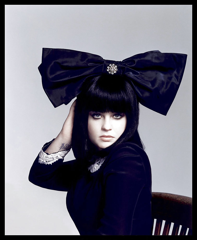 Kelly osbourne
 #25529135