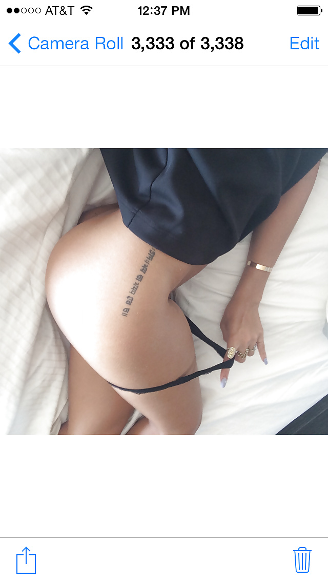 Rihanna nude photos leaked (iCloud hack)  #32459918