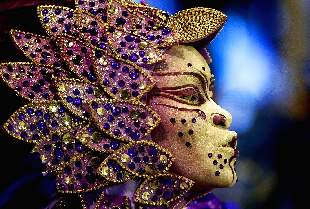 Colores de los carnavales: rainhas sexy bailando
 #35226375