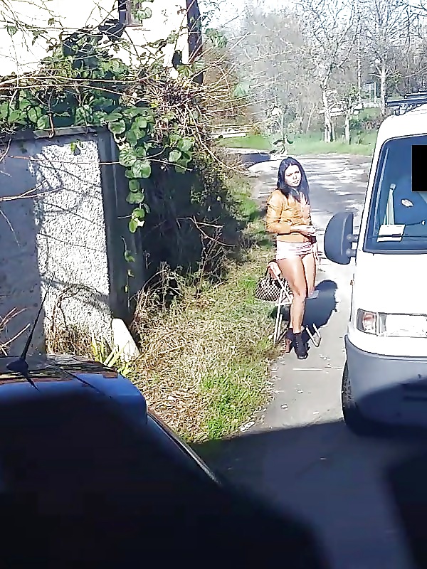 Prostituta di strada - puttane da strada #34247939