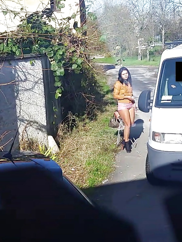 Prostituta di strada - puttane da strada #34247972