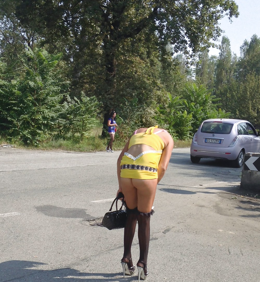 Prostituta di strada - puttane da strada #34248099