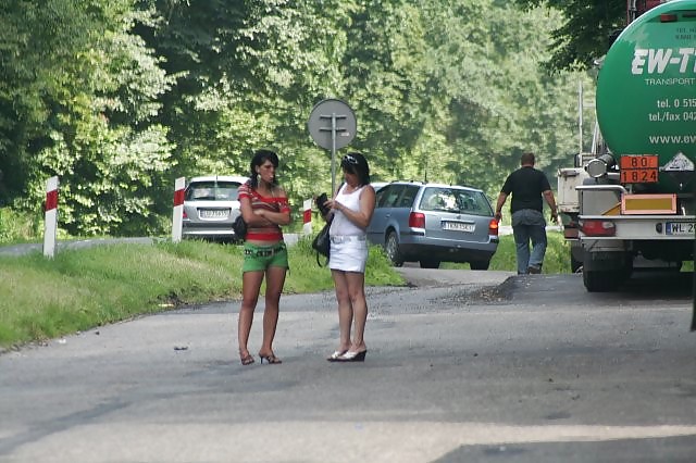 Prostituta di strada - puttane da strada #34248352