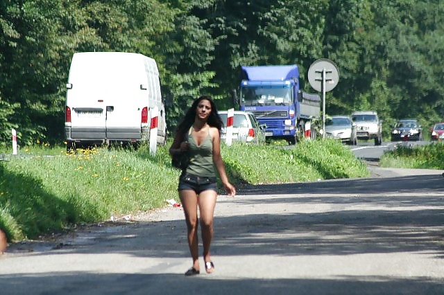 Prostituta di strada - puttane da strada #34248358
