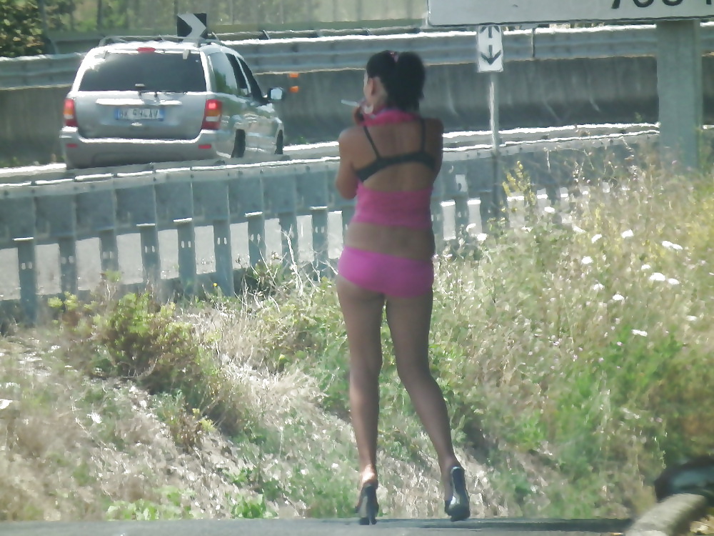 Prostituta di strada - puttane da strada #34248759