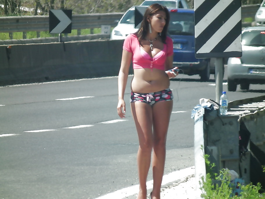 Prostituta di strada - puttane da strada #34248808