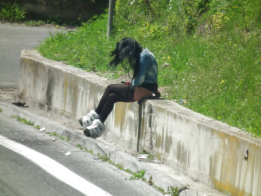 Prostituta di strada - puttane da strada #34248852