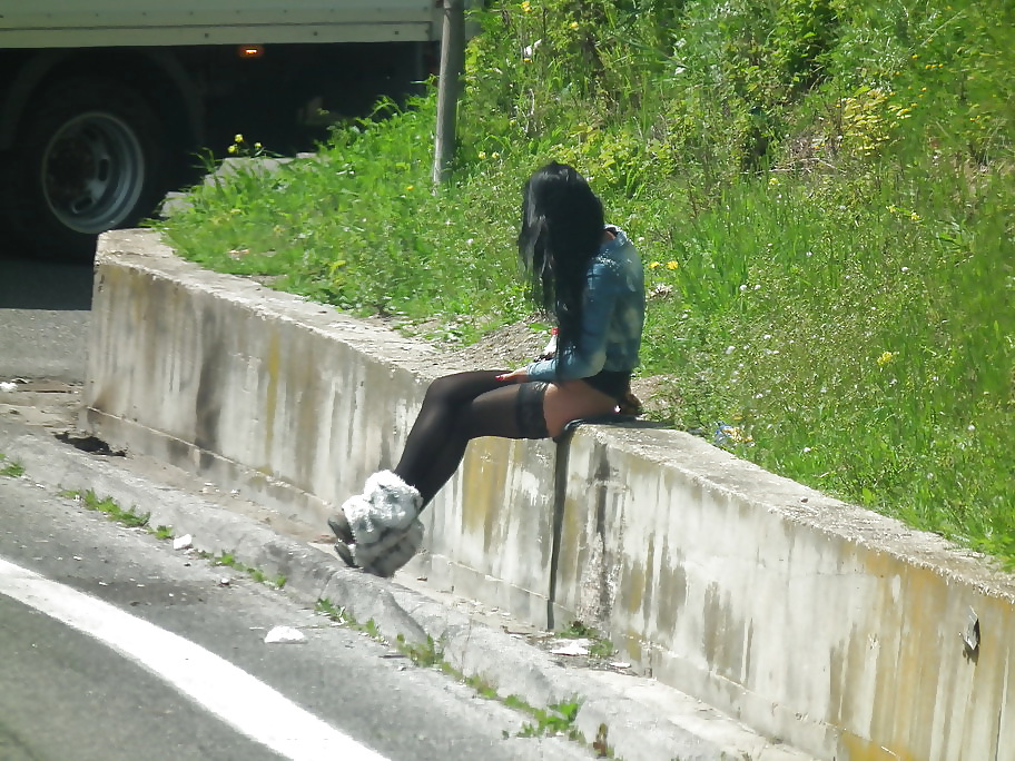 Prostituta di strada - puttane da strada #34248856