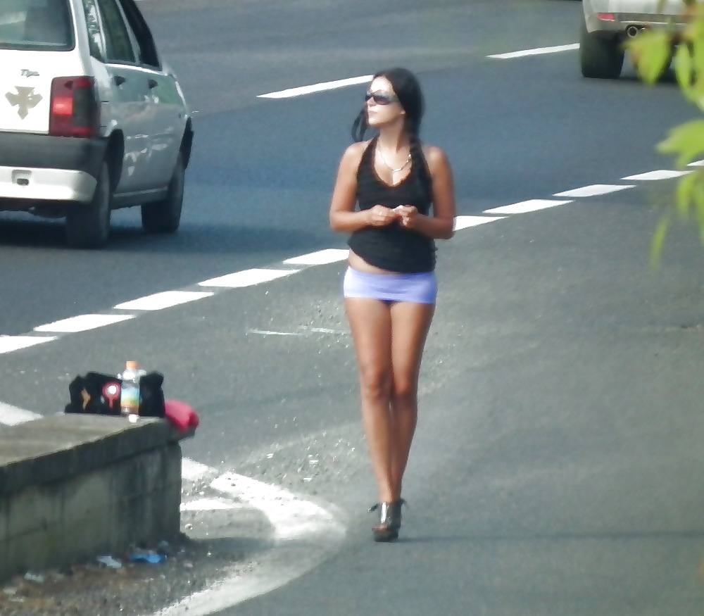 Prostituta di strada - puttane da strada #34248992