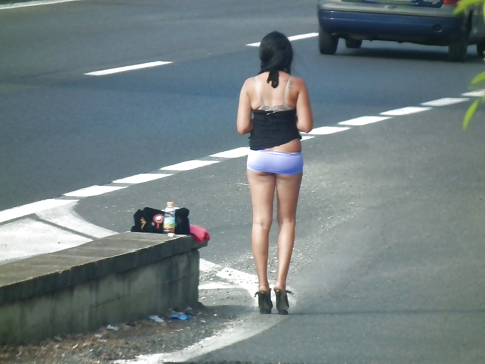 Prostituta di strada - puttane da strada #34248996