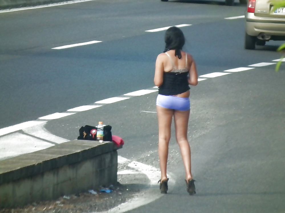 Prostituta di strada - puttane da strada #34249000