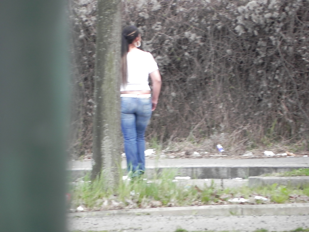Prostituta di strada - puttane da strada #34249104
