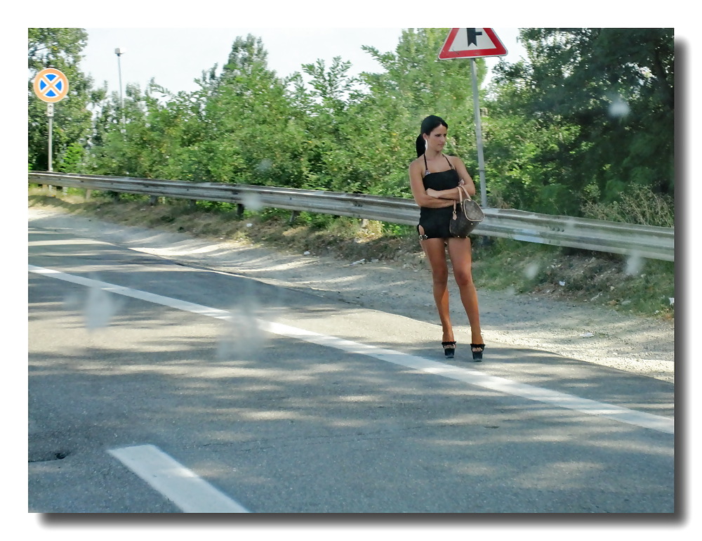 Prostituta di strada - puttane da strada #34249199