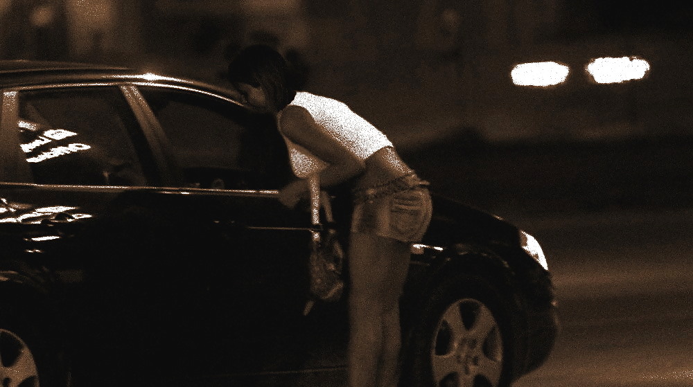 Prostituta di strada - puttane da strada #34249346