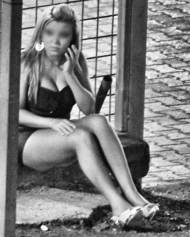 Prostituta di strada - puttane da strada #34249397